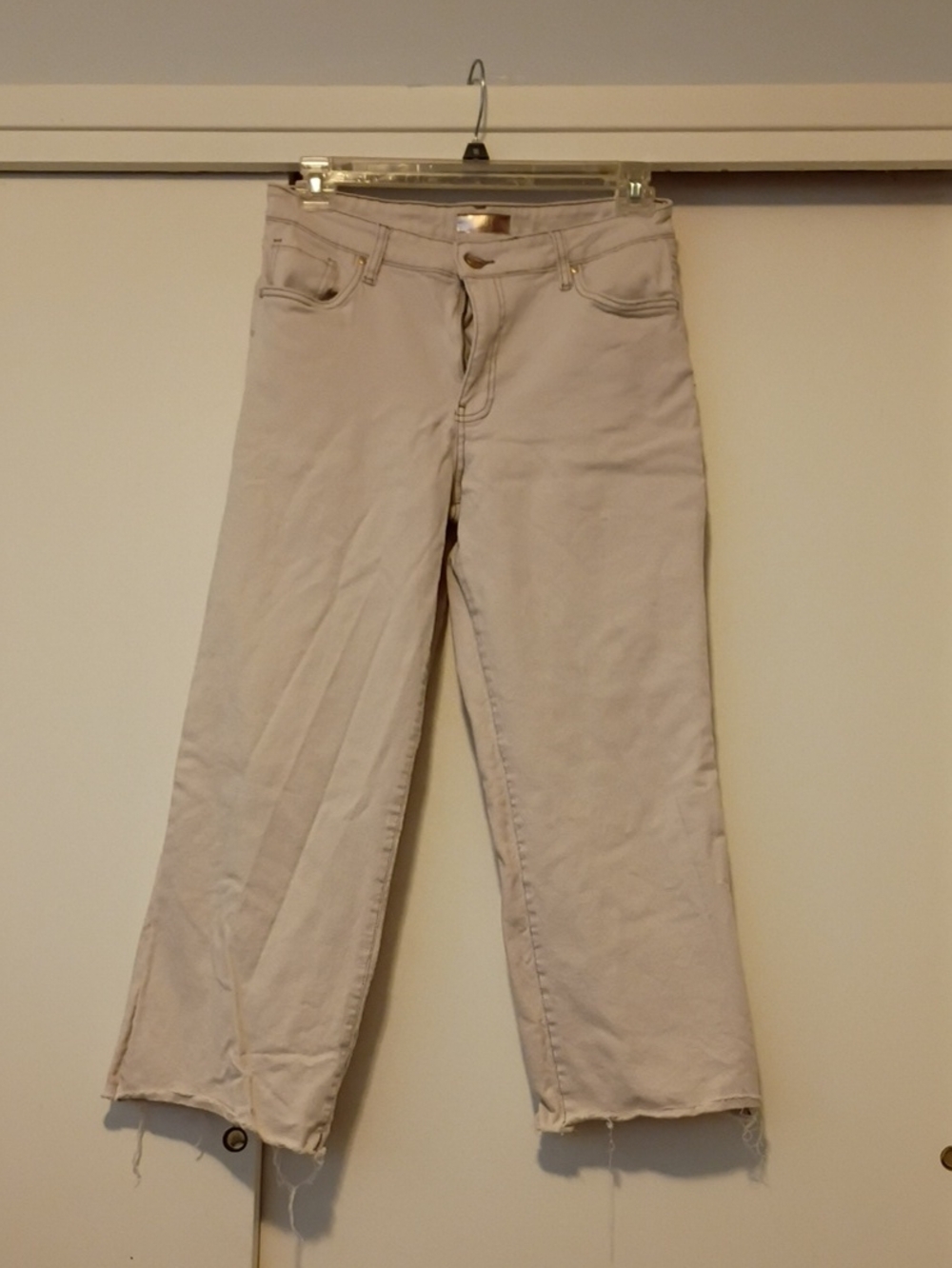 Kut from the Kloth Cropped Straight Jeans in Warm White